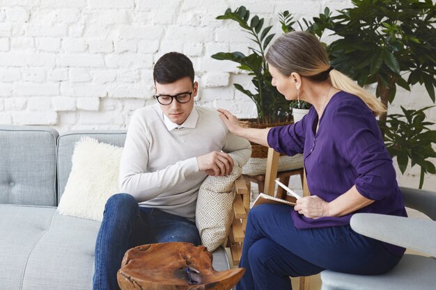 Jak psychoterapia indywidualna może pomóc w radzeniu sobie z codziennym stresem?